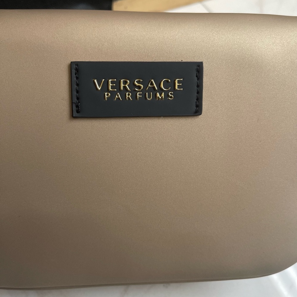 Versace - Picture 6 of 8